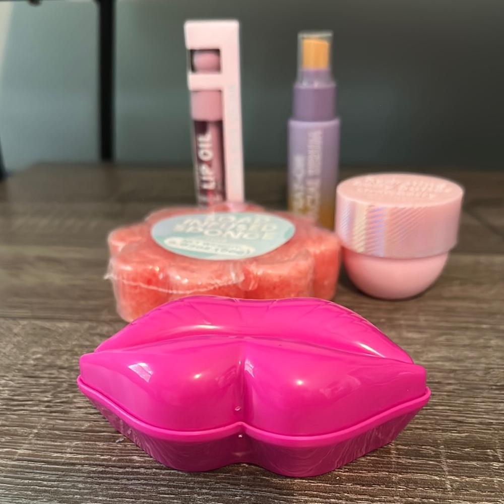 Moisturizing Body Butter & Lip Oil Facial Serum Spray & Infused Sponge & Mirror